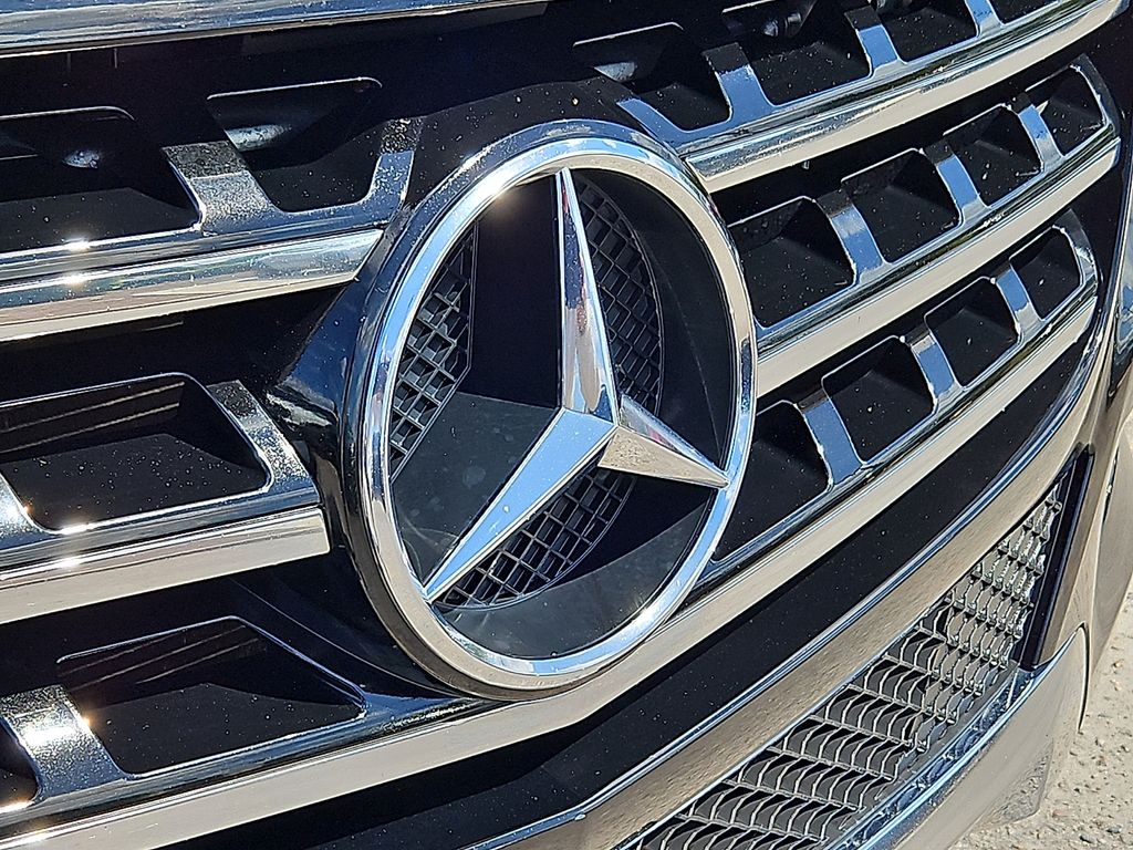 Thumbnail: 2015 Mercedes-Benz M-Class - 6