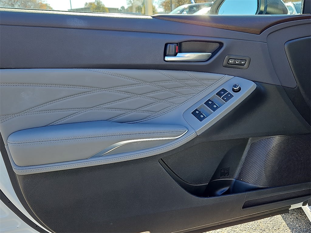 Thumbnail: 2020 Toyota Avalon - 20