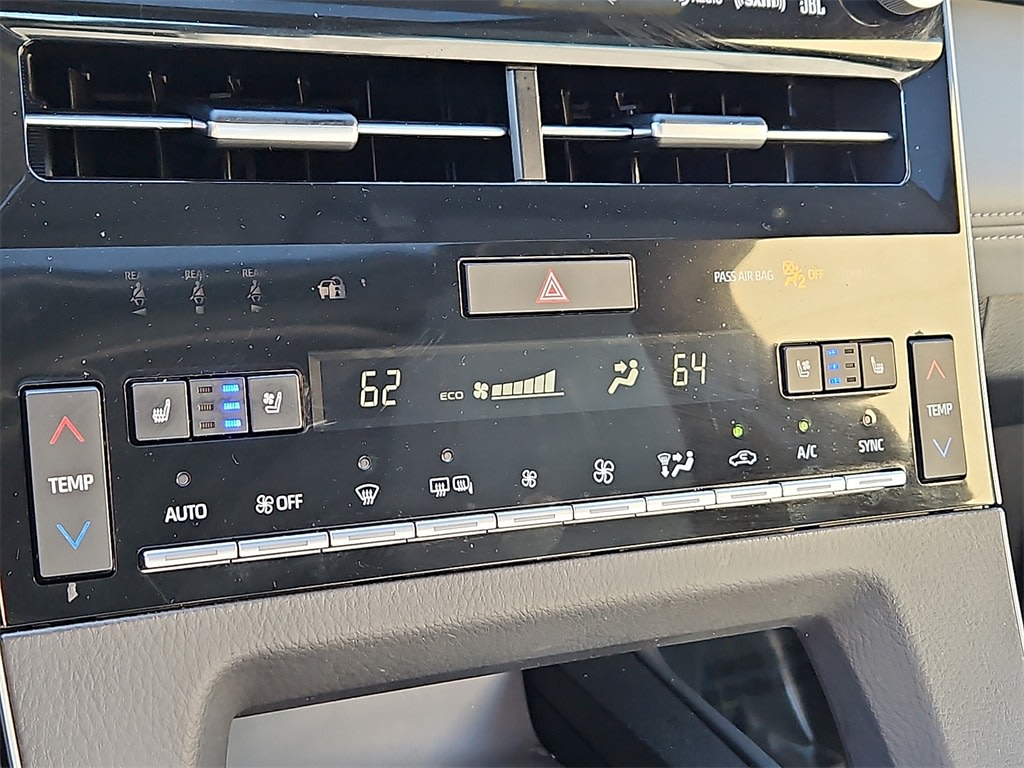 Thumbnail: 2020 Toyota Avalon - 12