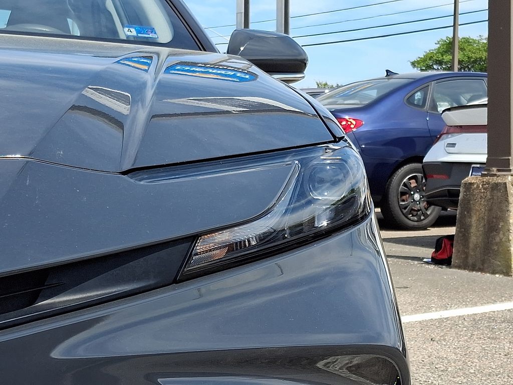 Thumbnail: 2025 Toyota Camry - 19