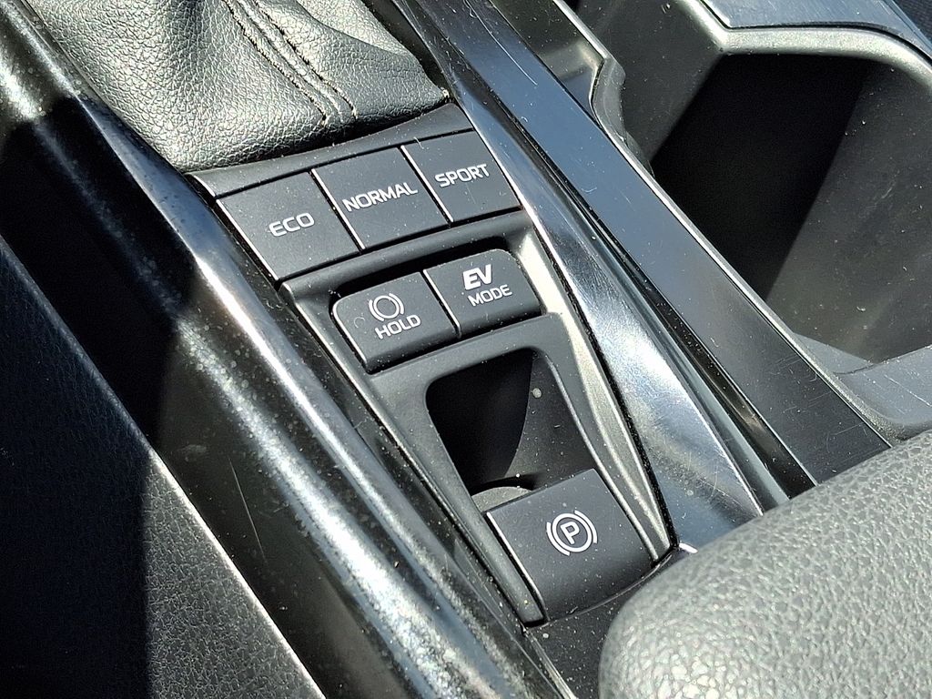 Thumbnail: 2025 Toyota Camry - 30