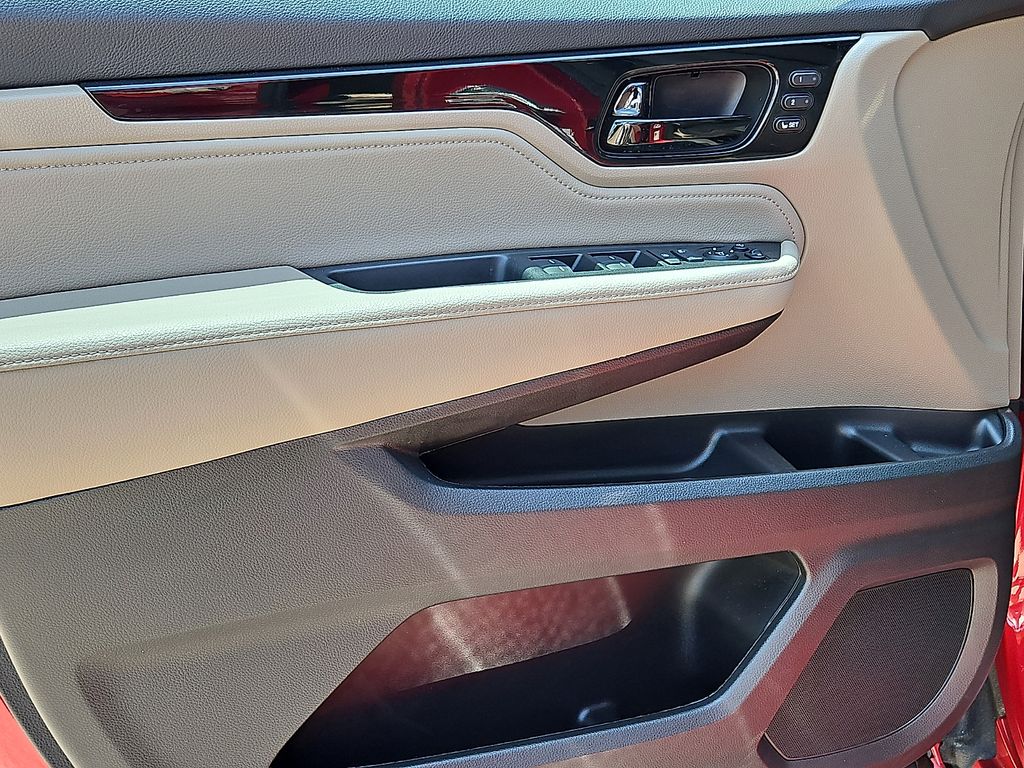 Thumbnail: 2022 Honda Odyssey - 21