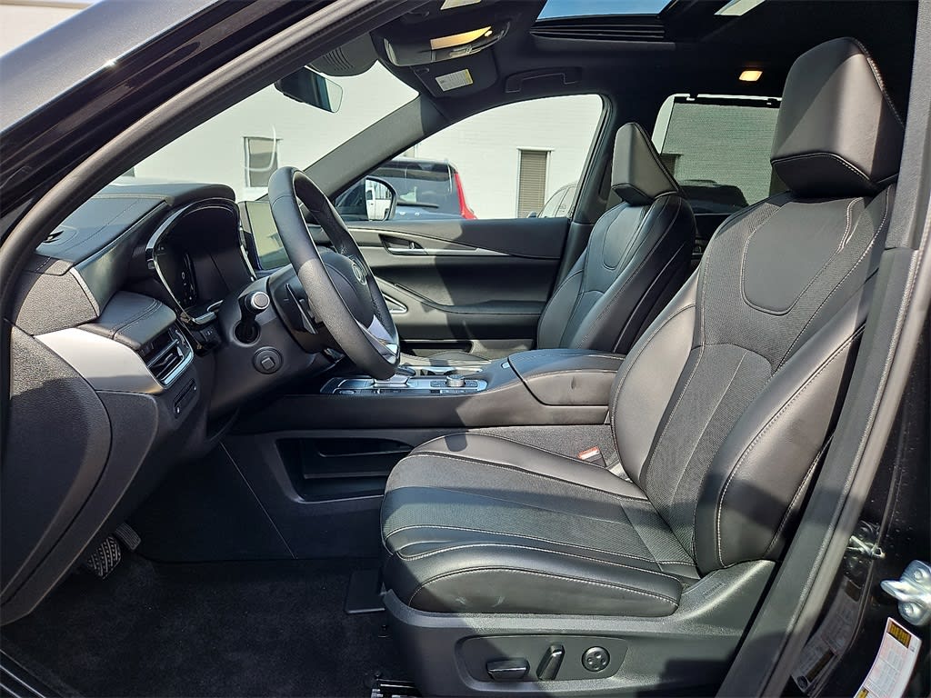 Thumbnail: 2025 INFINITI QX60 - 10