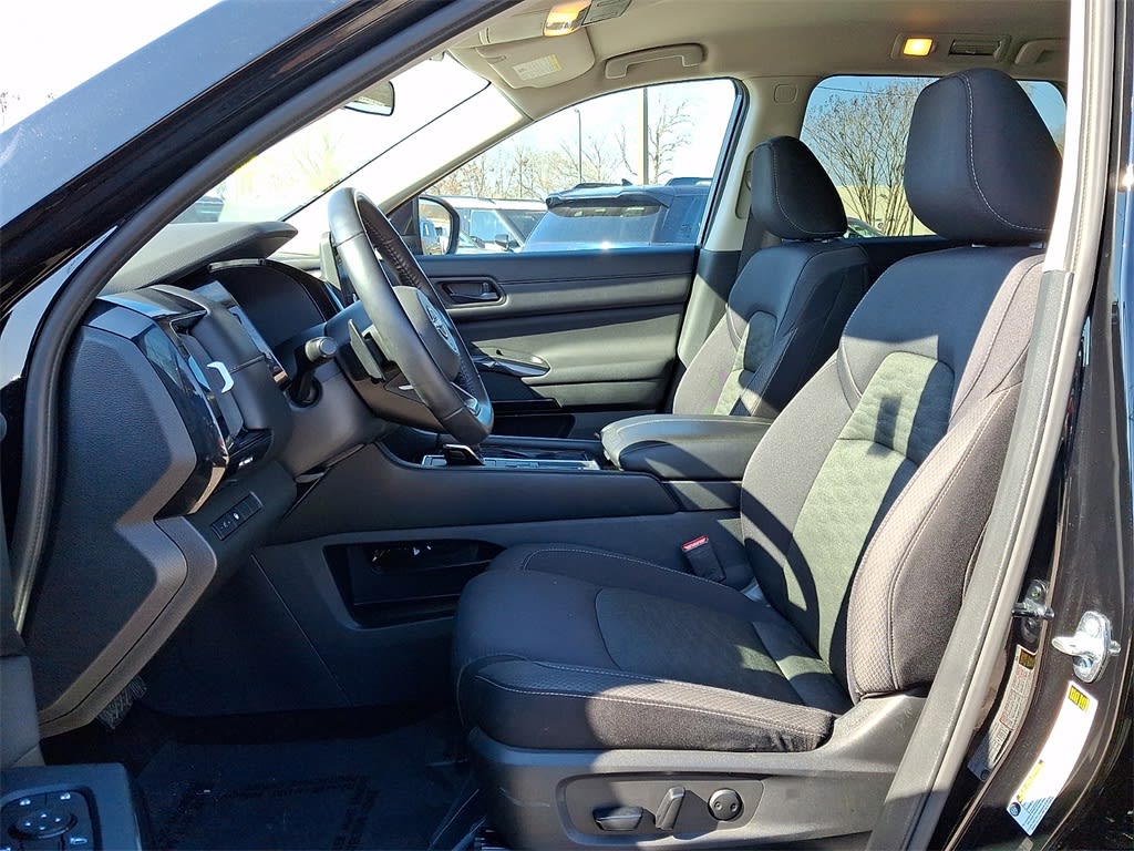 Thumbnail: 2024 Nissan Pathfinder - 10