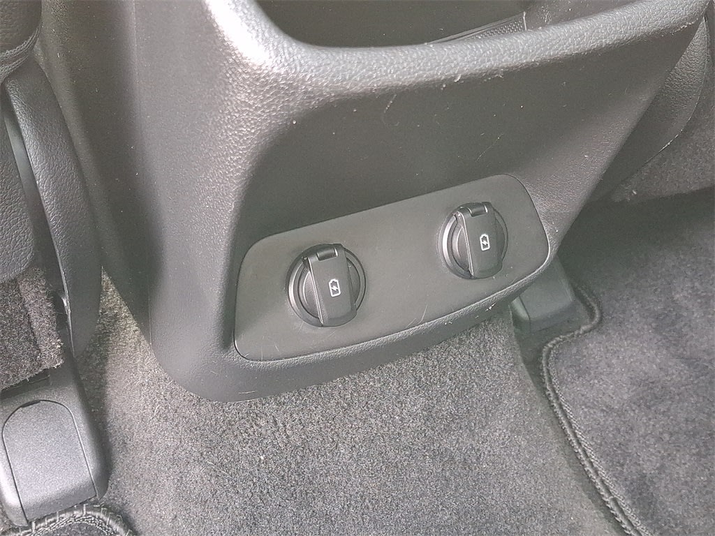 Thumbnail: 2020 Hyundai Santa Fe - 31