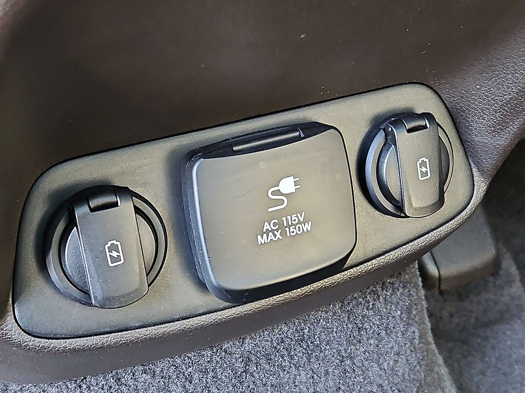 Thumbnail: 2019 Hyundai Santa Fe - 31
