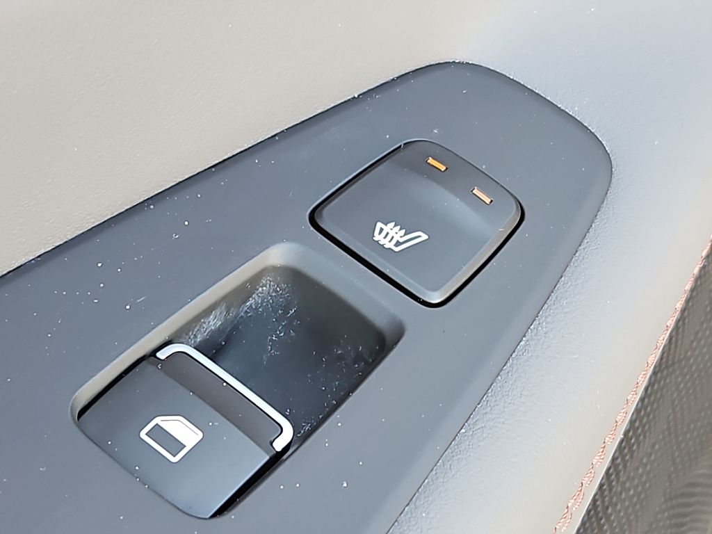 Thumbnail: 2019 Hyundai Santa Fe - 32