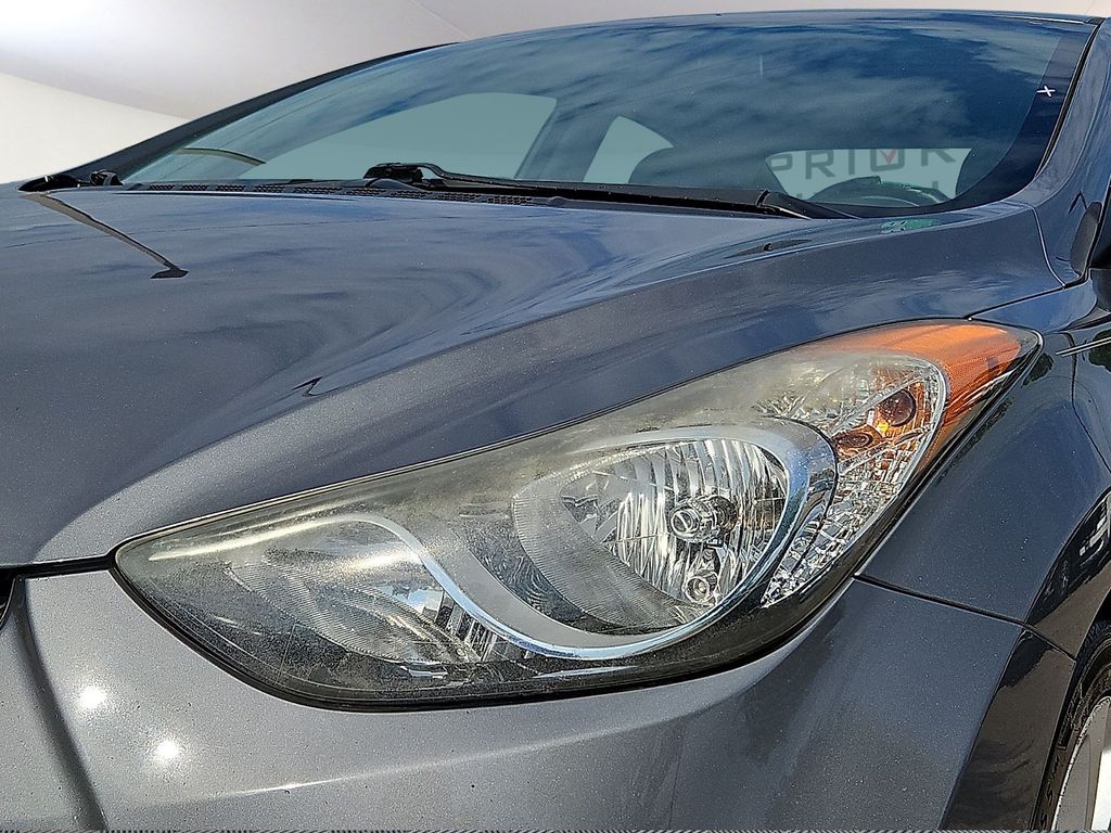 Thumbnail: 2013 Hyundai Elantra - 19