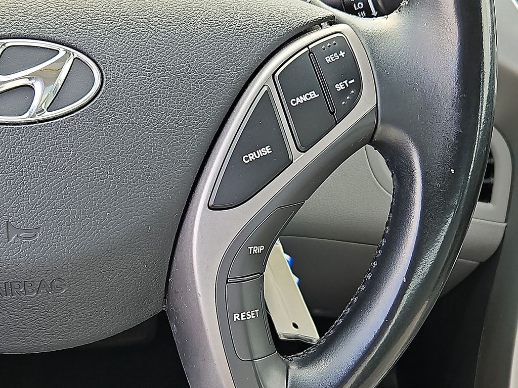 Thumbnail: 2013 Hyundai Elantra - 25