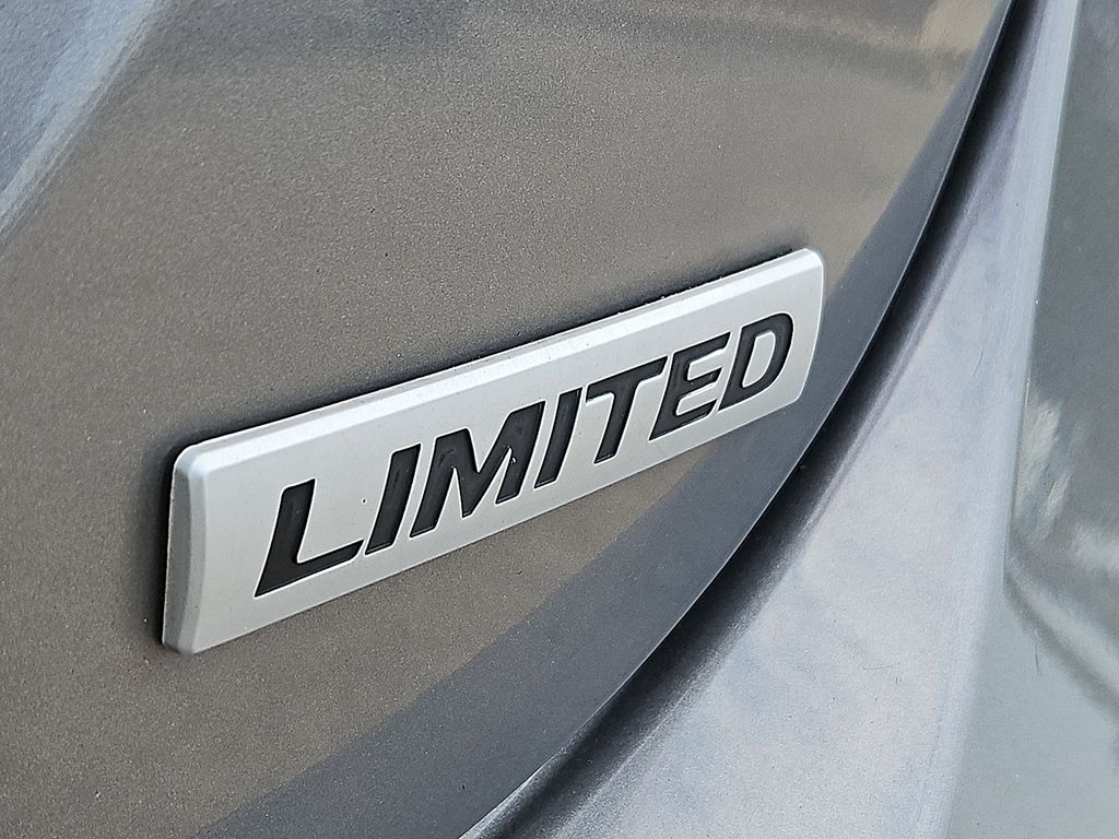 Thumbnail: 2013 Hyundai Elantra - 7