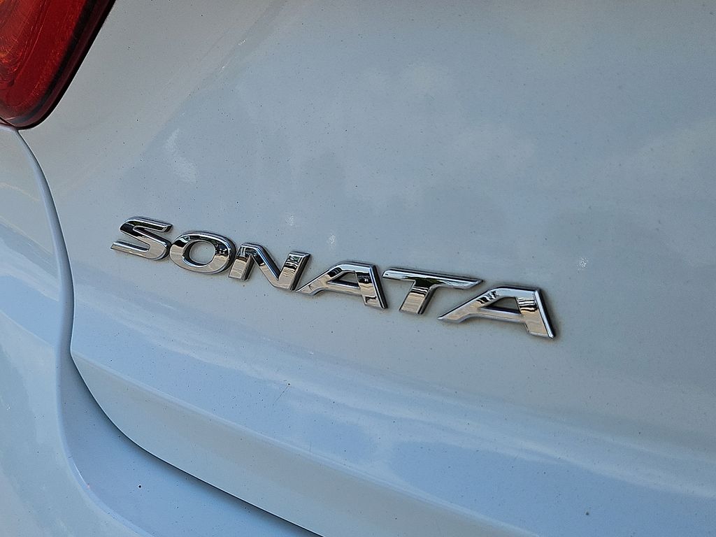 Thumbnail: 2015 Hyundai Sonata - 29