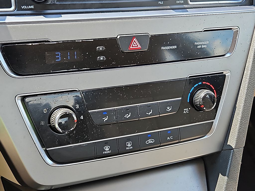 Thumbnail: 2015 Hyundai Sonata - 21