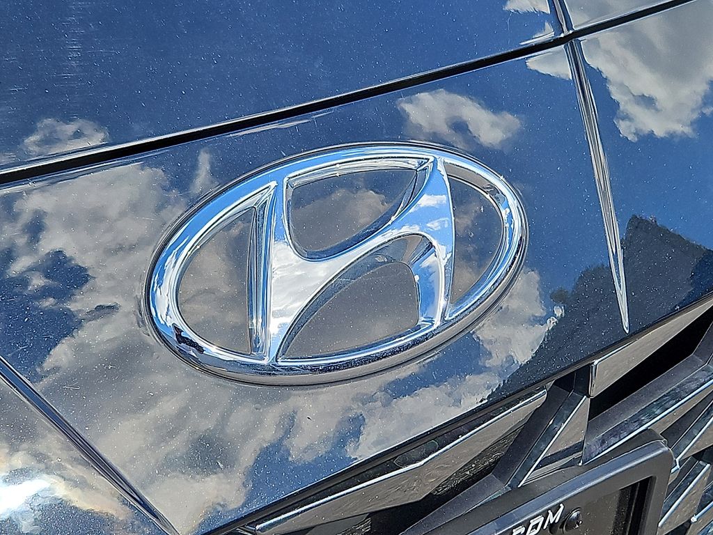 Thumbnail: 2021 Hyundai Elantra - 33