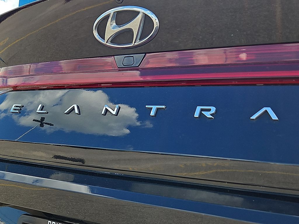 Thumbnail: 2021 Hyundai Elantra - 7