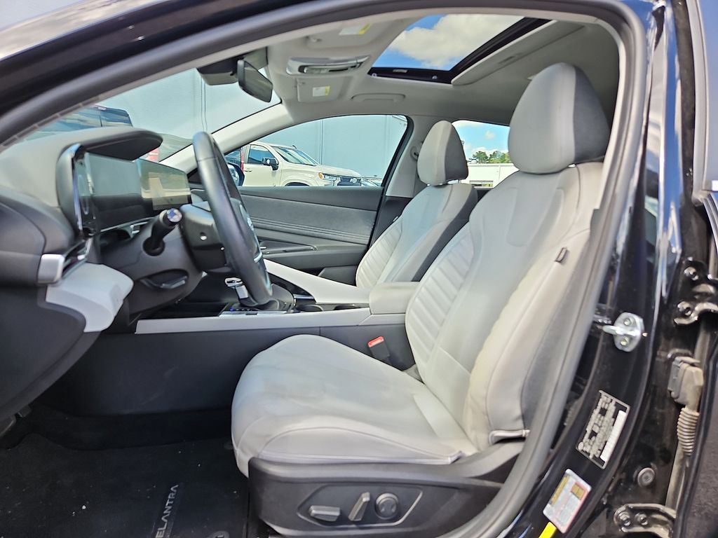 Thumbnail: 2021 Hyundai Elantra - 9
