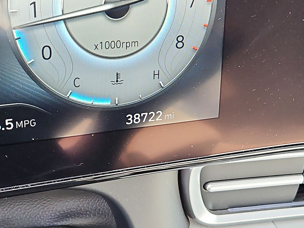 Thumbnail: 2021 Hyundai Elantra - 23