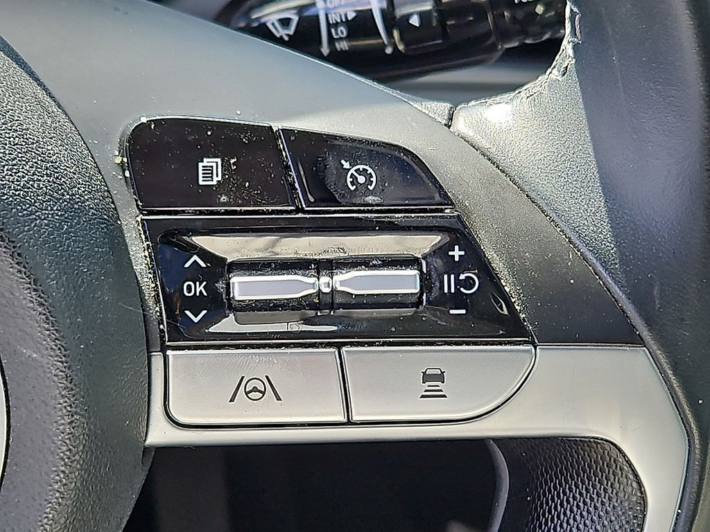 Thumbnail: 2021 Hyundai Elantra - 25