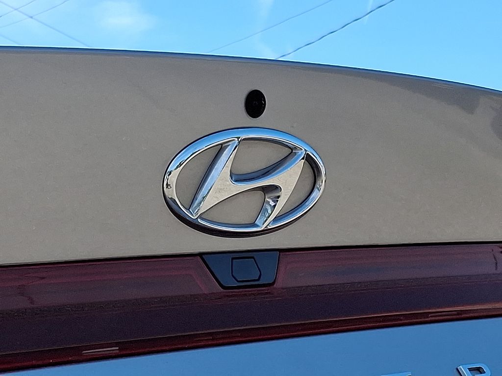 Thumbnail: 2023 Hyundai Elantra - 29