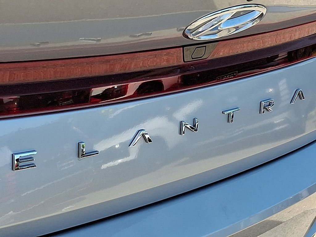 Thumbnail: 2023 Hyundai Elantra - 7