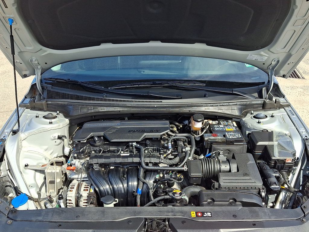 Thumbnail: 2023 Hyundai Elantra - 9