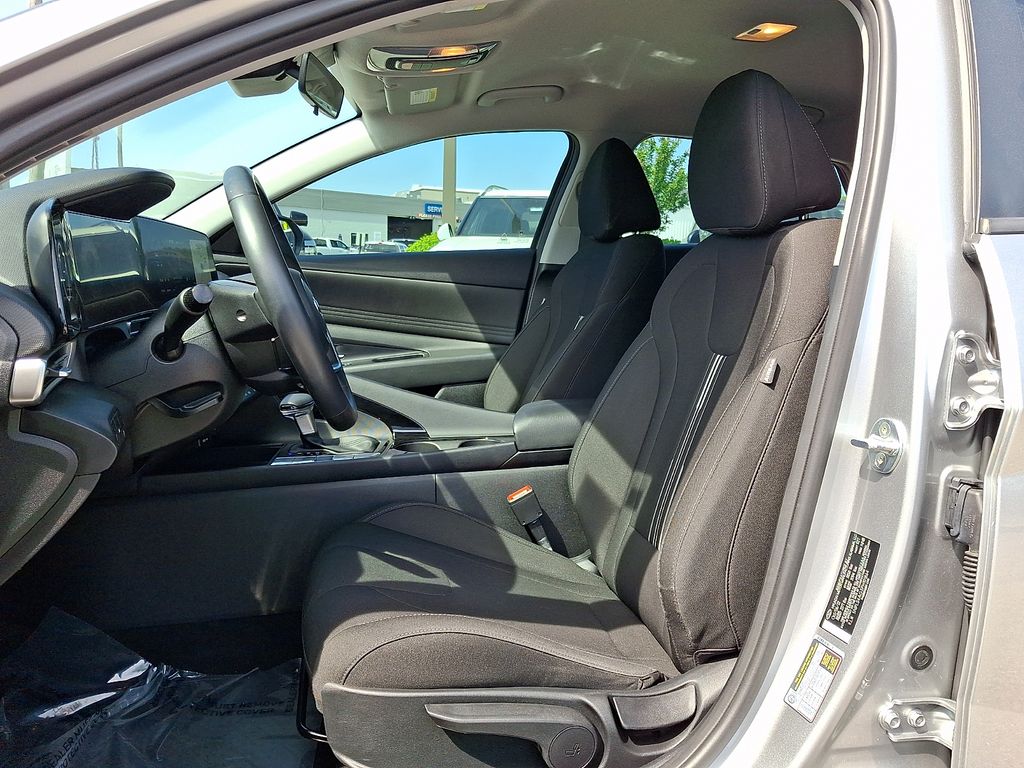 Thumbnail: 2023 Hyundai Elantra - 11