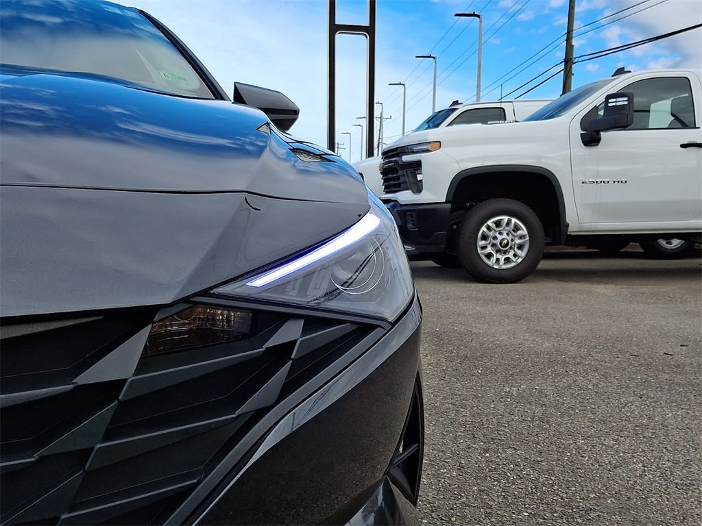 Thumbnail: 2023 Hyundai Elantra - 19