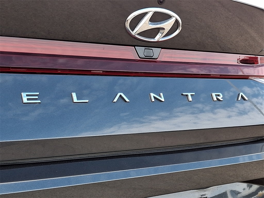 Thumbnail: 2023 Hyundai Elantra - 31