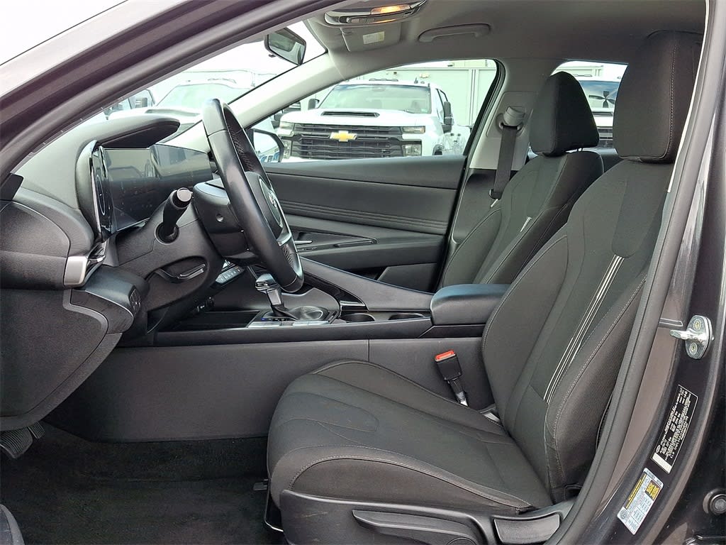 Thumbnail: 2023 Hyundai Elantra - 11