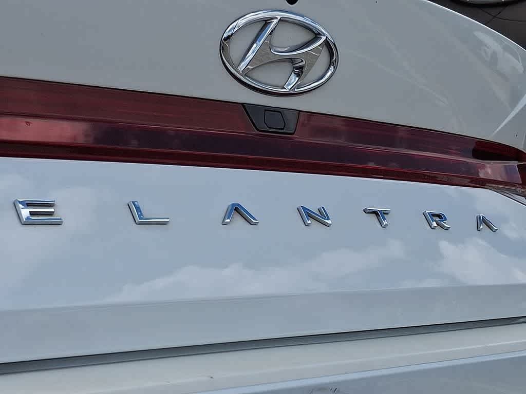 Thumbnail: 2022 Hyundai Elantra - 33