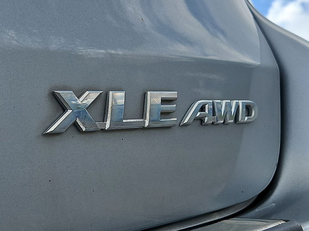Thumbnail: 2015 Toyota Highlander - 30