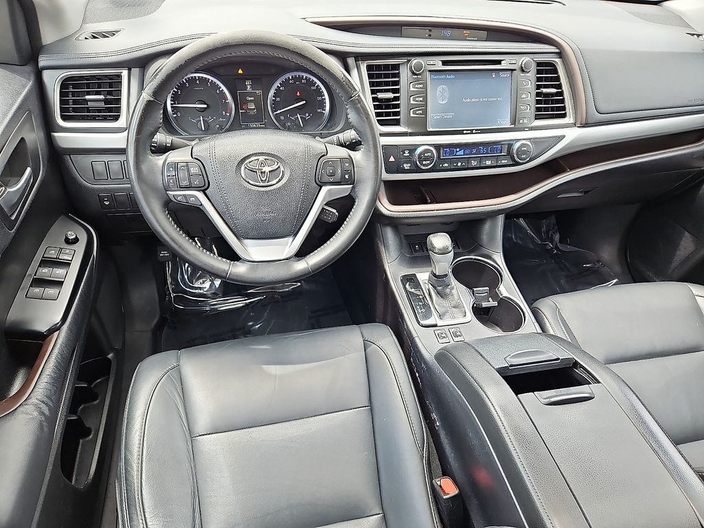 Thumbnail: 2015 Toyota Highlander - 2
