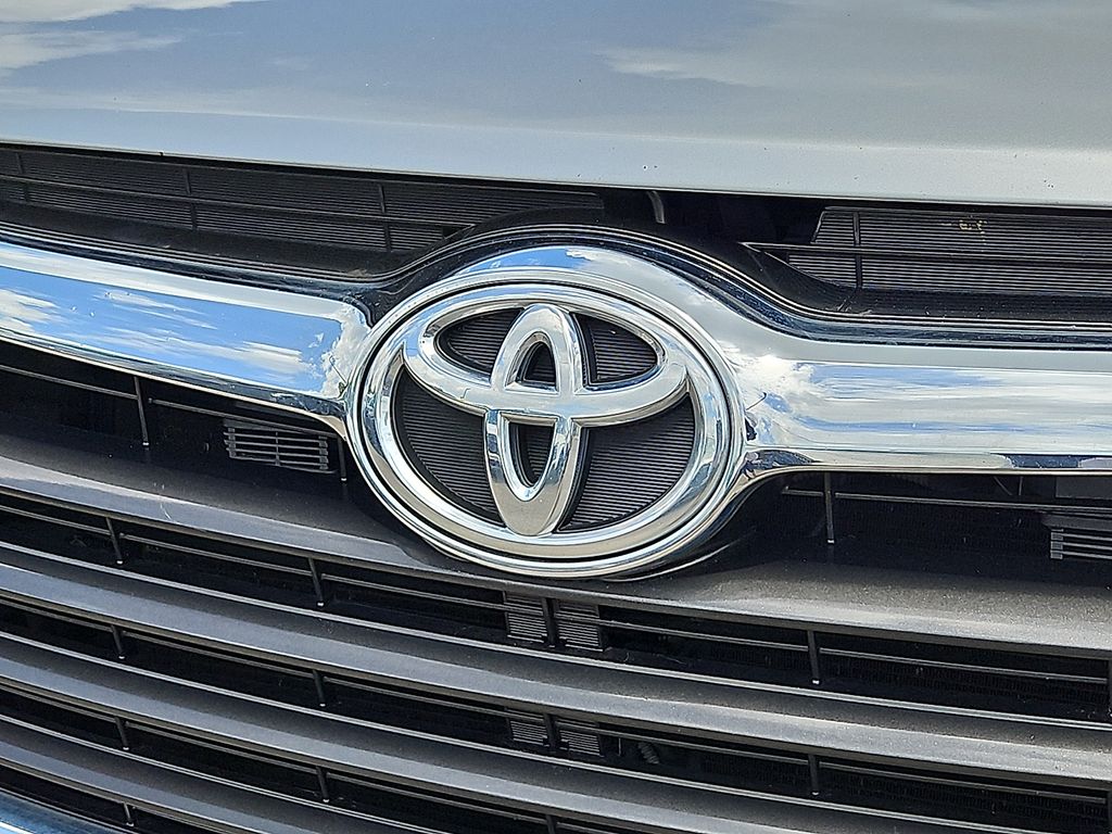Thumbnail: 2015 Toyota Highlander - 5
