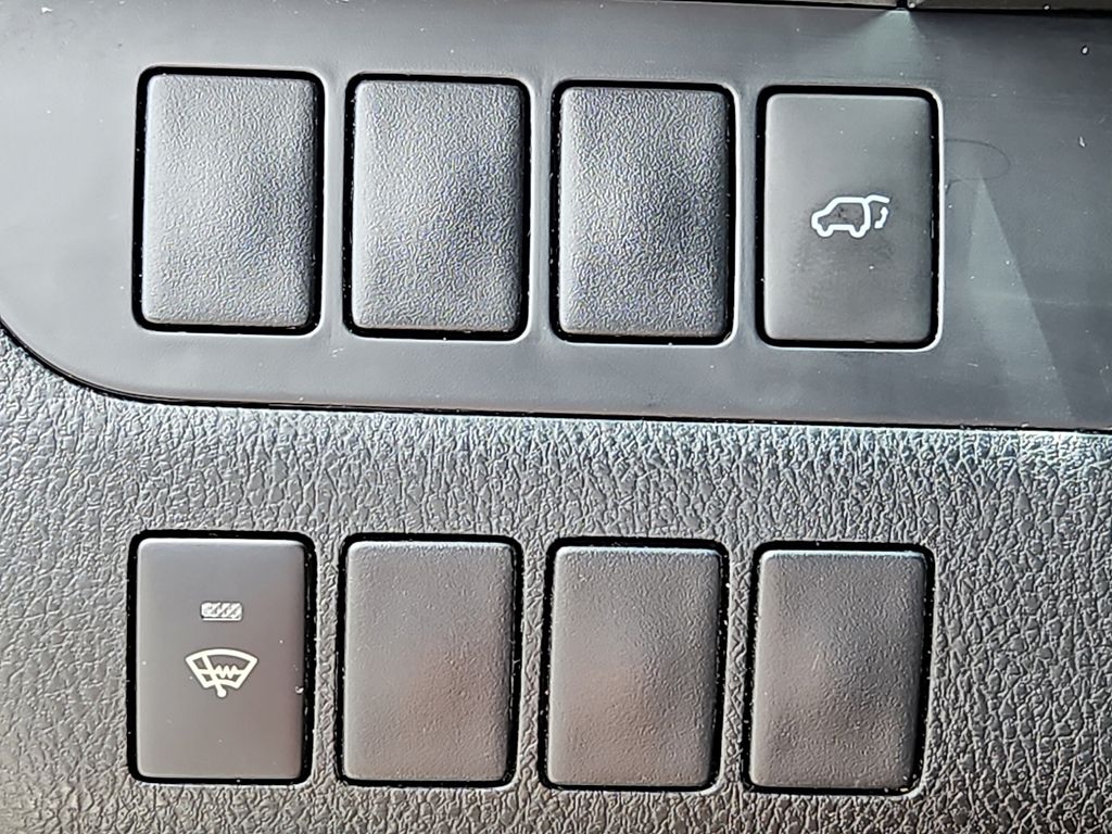 Thumbnail: 2015 Toyota Highlander - 26