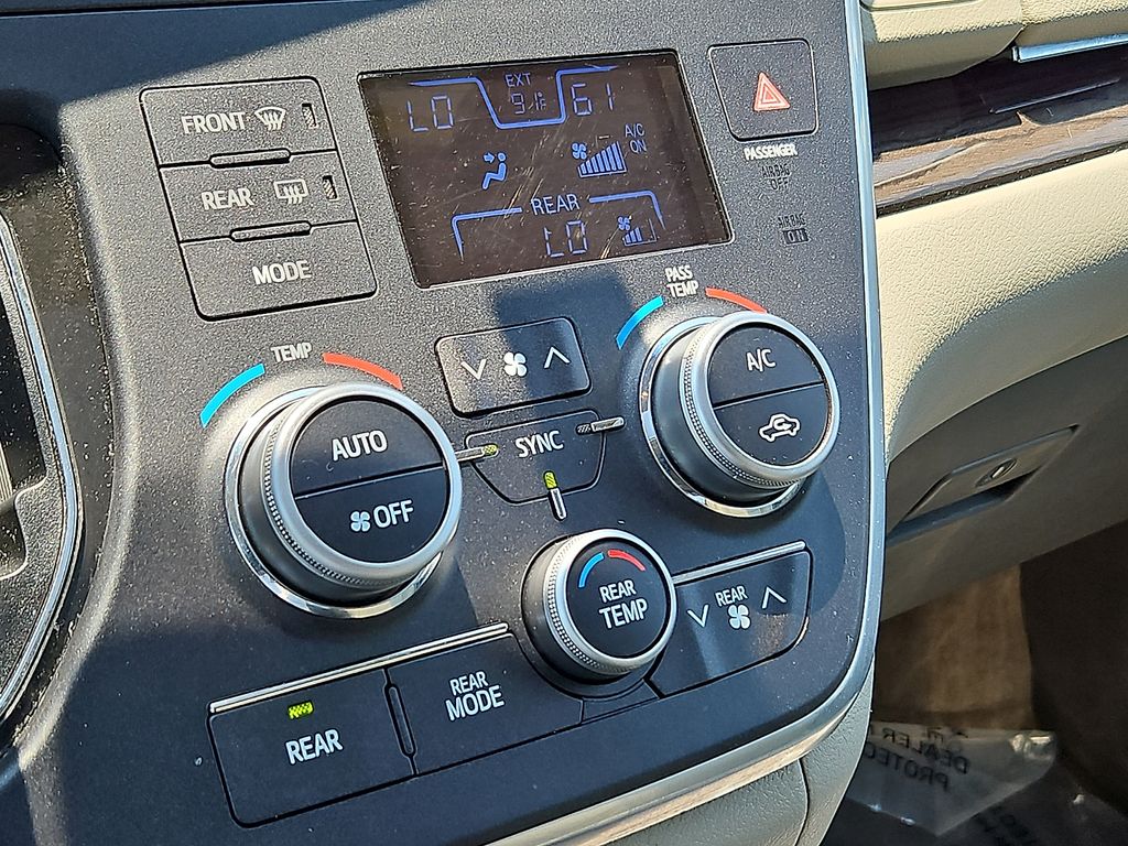 Thumbnail: 2016 Toyota Sienna - 22