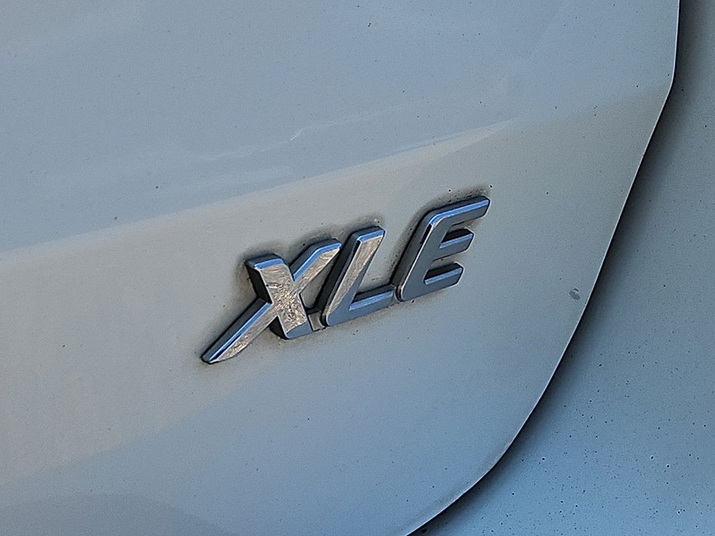Thumbnail: 2016 Toyota Sienna - 30