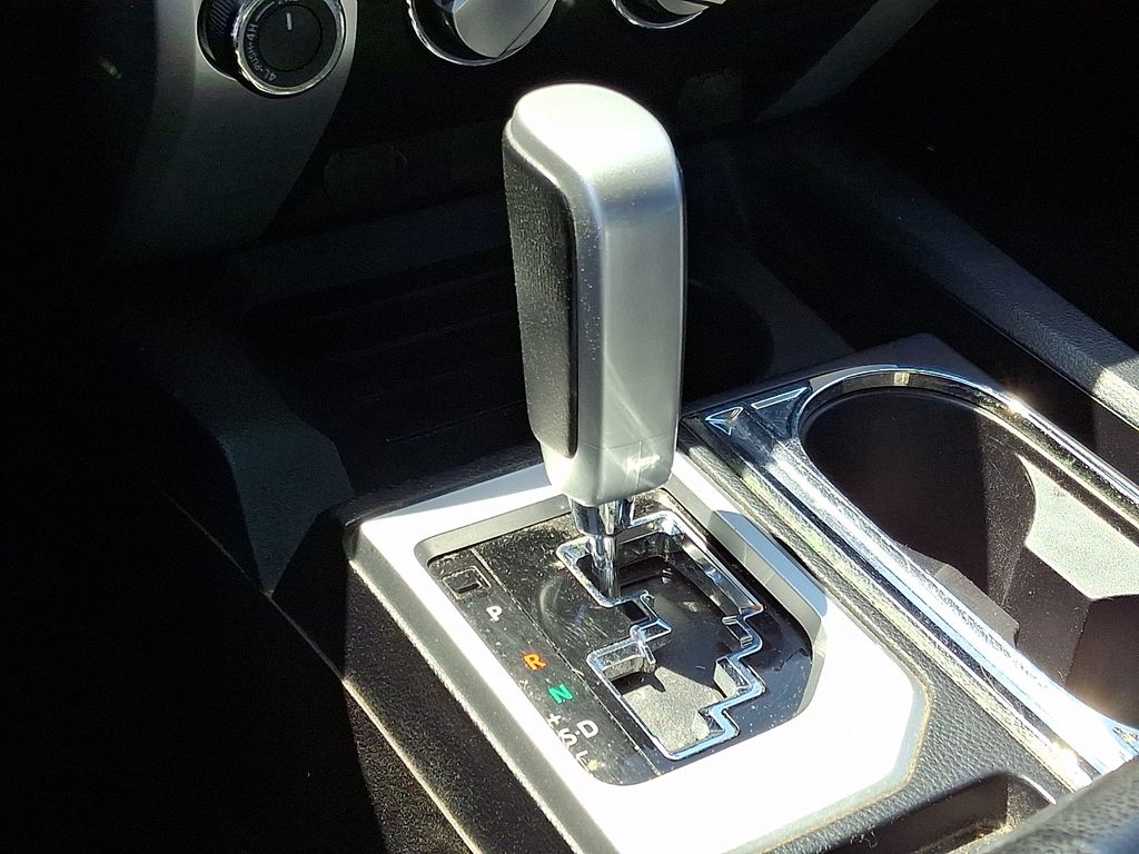 Thumbnail: 2016 Toyota Tundra - 18