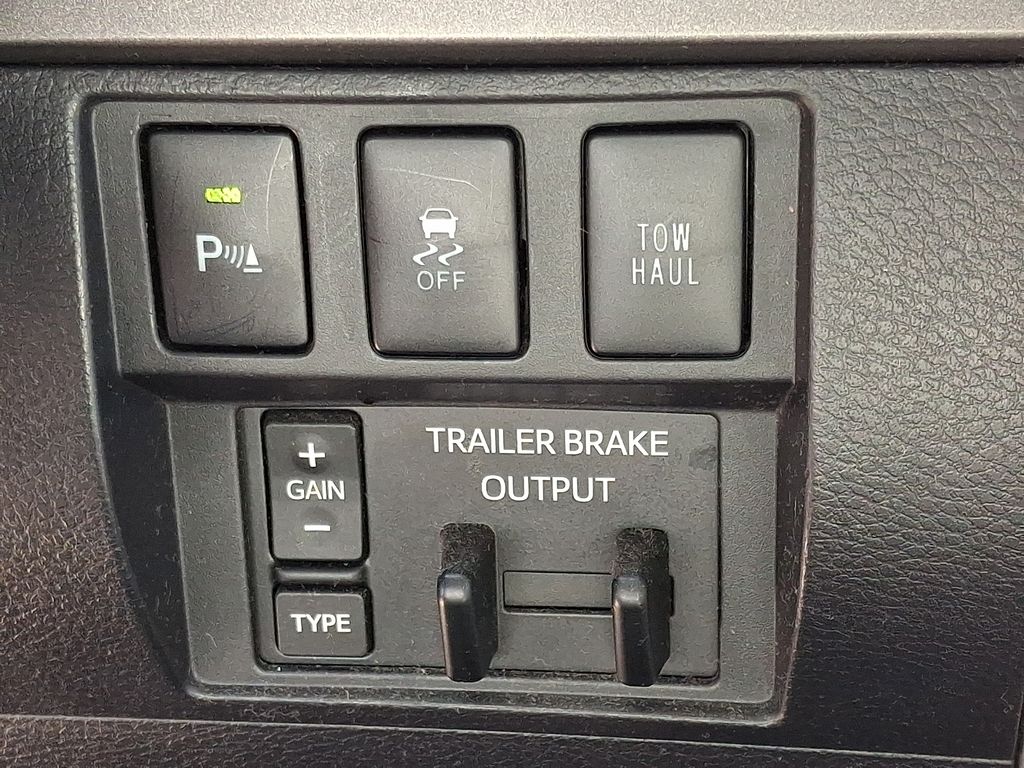 Thumbnail: 2016 Toyota Tundra - 25