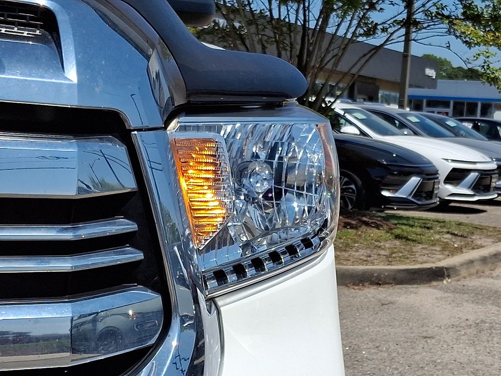 Thumbnail: 2016 Toyota Tundra - 12