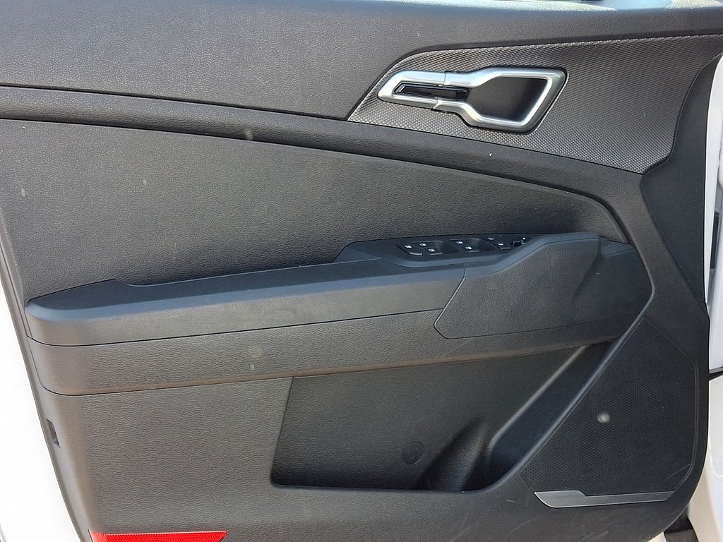 Thumbnail: 2025 Kia Sportage - 19