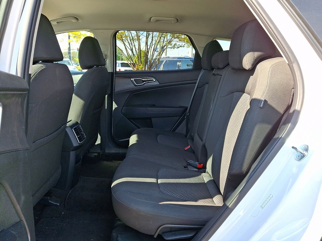 Thumbnail: 2025 Kia Sportage - 10