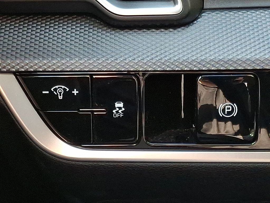 Thumbnail: 2025 Kia Sportage - 25