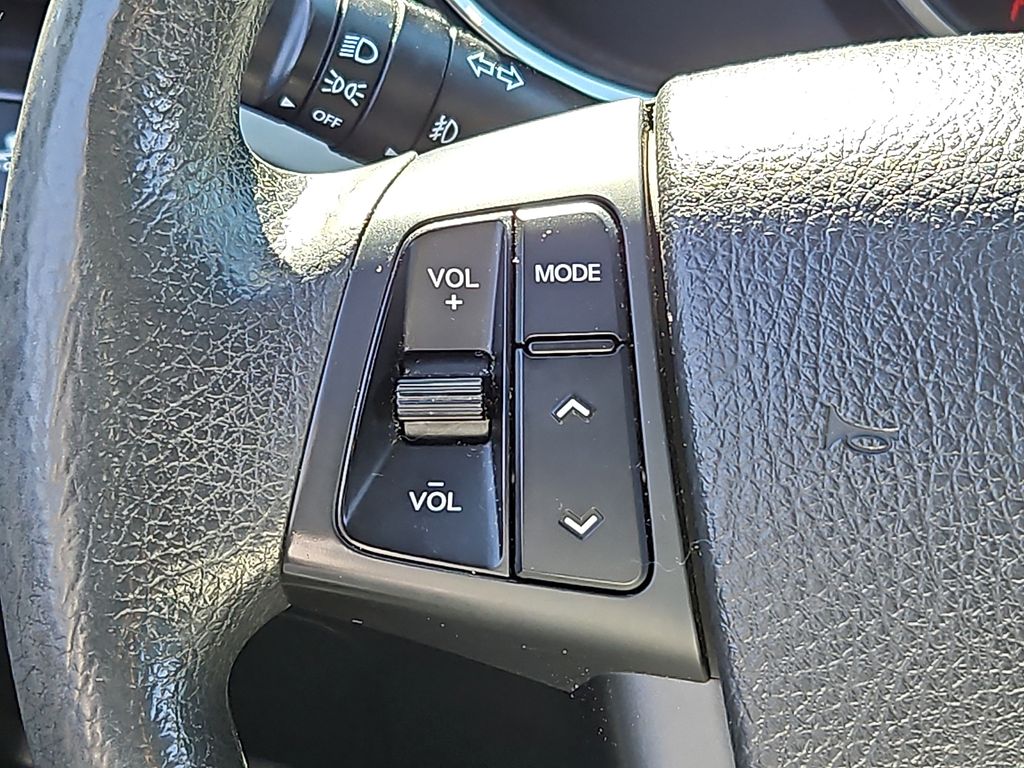 Thumbnail: 2012 Kia Sorento - 24