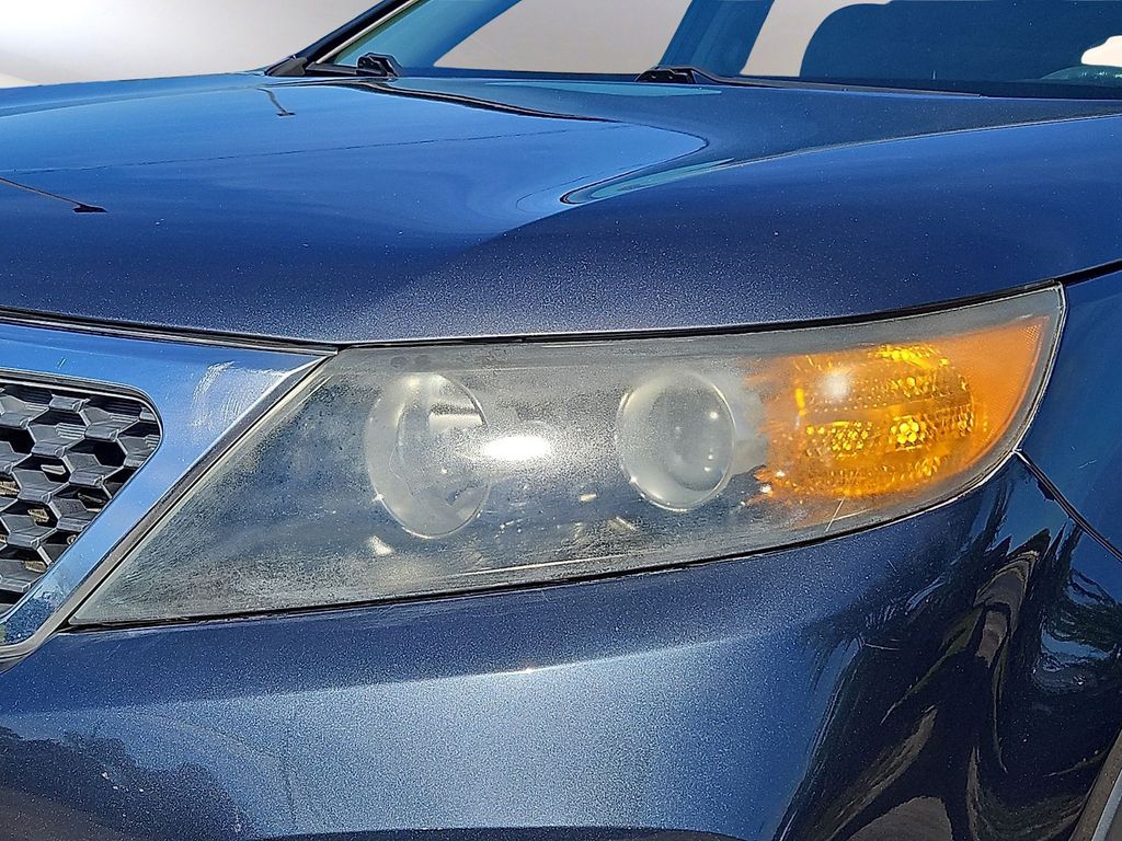 Thumbnail: 2012 Kia Sorento - 17