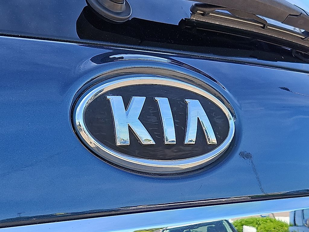 Thumbnail: 2012 Kia Sorento - 7