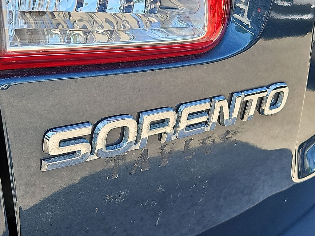 Thumbnail: 2012 Kia Sorento - 29