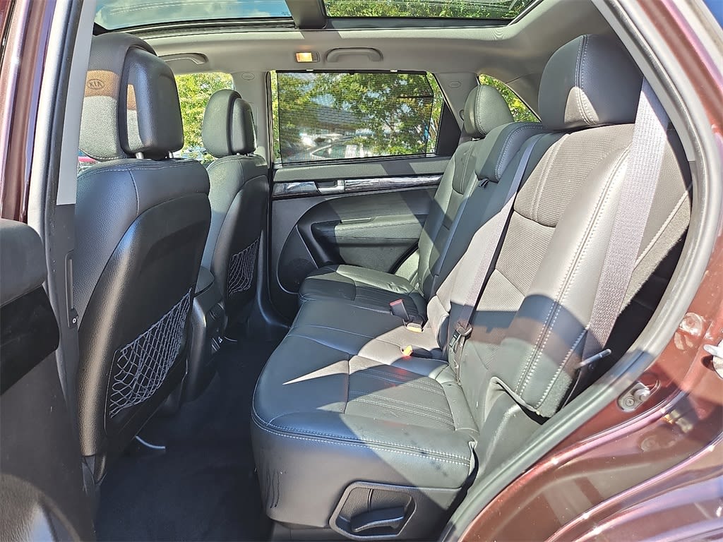 Thumbnail: 2015 Kia Sorento - 11