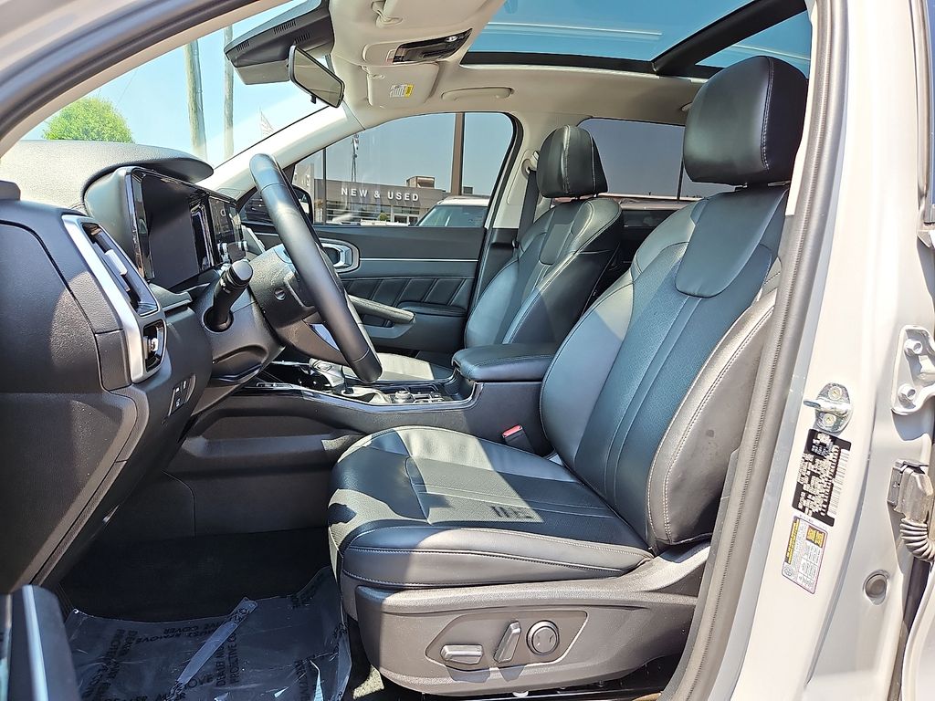 Thumbnail: 2022 Kia Sorento - 10
