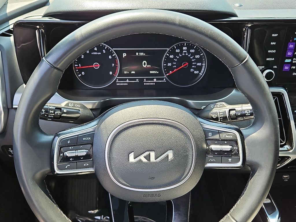 Thumbnail: 2022 Kia Sorento - 9