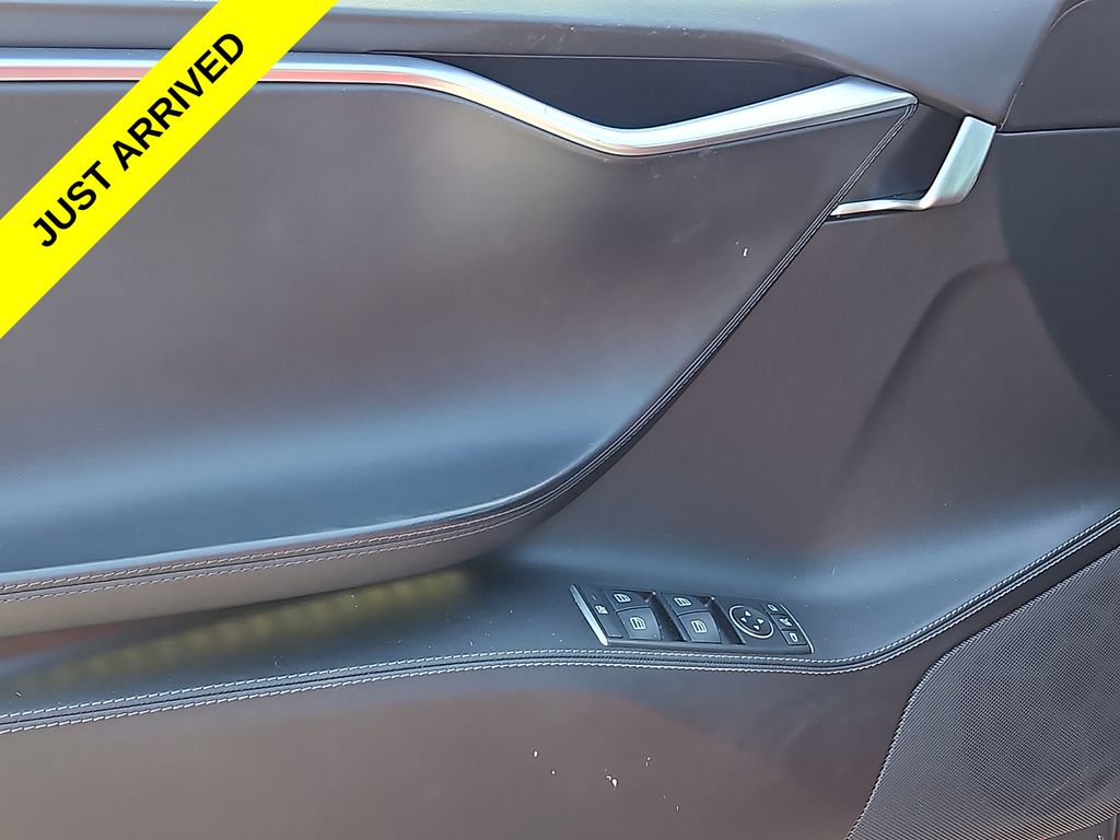 Thumbnail: 2017 Tesla Model S - 6