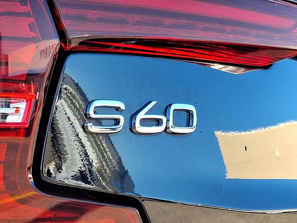 Thumbnail: 2024 Volvo S60 - 7